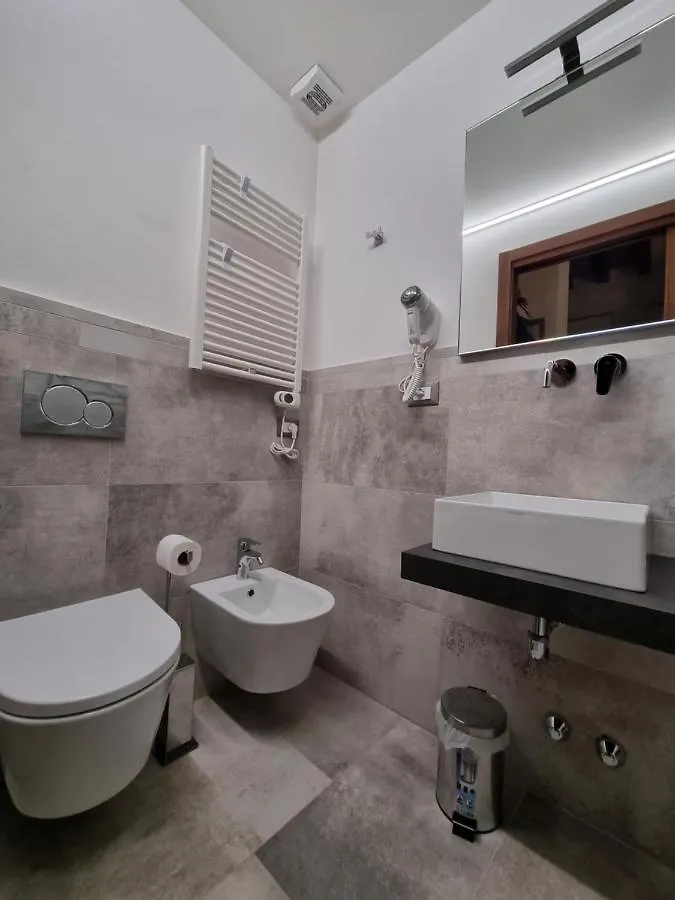 B&B The Lux Florence 0*,